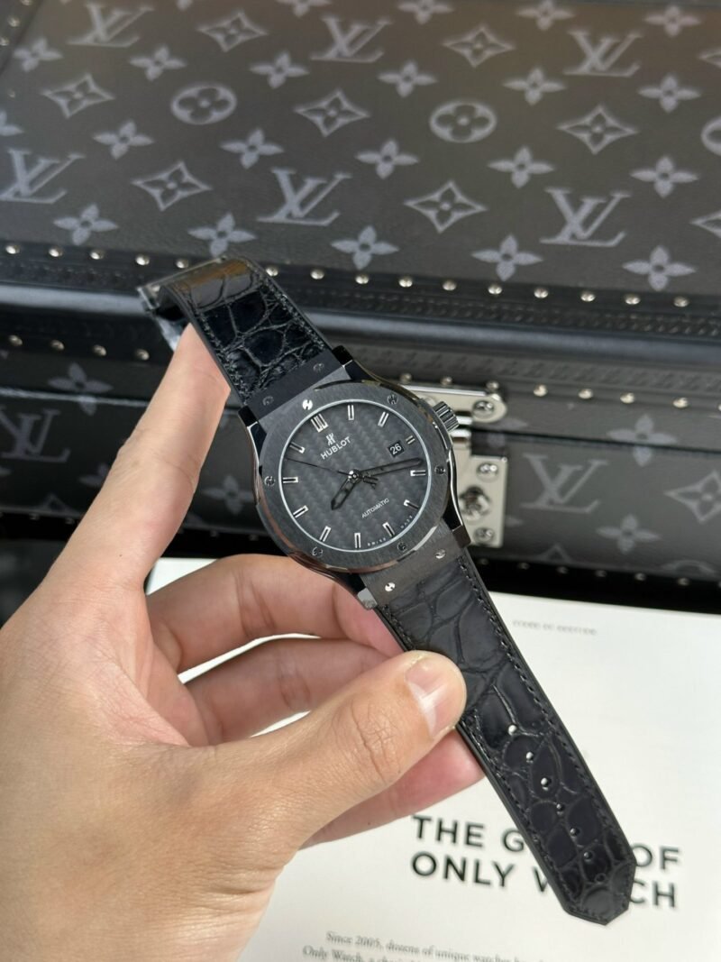 Hublot Classic Fusion Replica Watch Refined Ceramic Carbon Dial 42mm - Đồng Hồ Replica 1:1