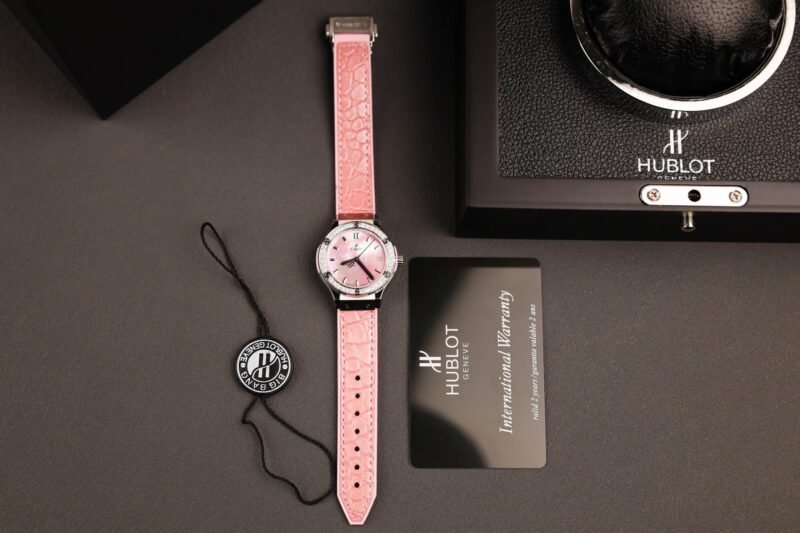 Hublot Classic Fusion Replica Watches Dial Mother Of Pearl Pink + Moissanite Diamonds 33mm - Đồng Hồ Replica 1:1
